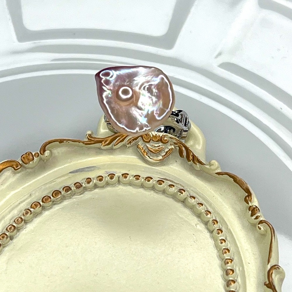 Stunning 🤩 handcrafted Unicorn 🦄 High Luster Freshwater 🌺 Petal Pearl Ring - Picture 3 of 6
